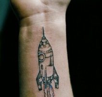 Rocket Tattoo on Wrist #Men #tatuaje